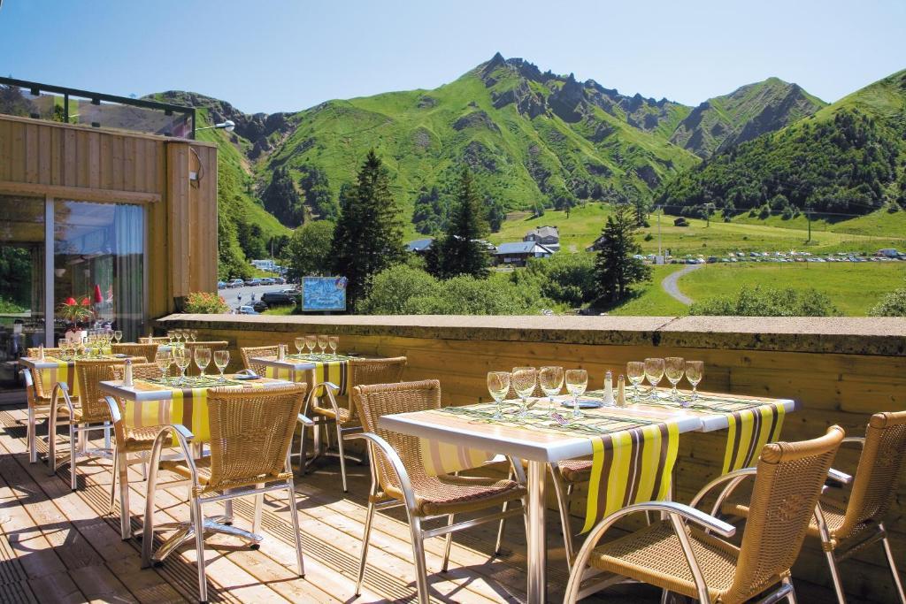 Hotel Du Puy Ferrand , Restaurant La Table De L'Ours Le Mont-Dore Exterior foto